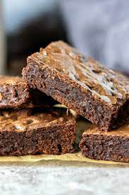 Best Box Mix Brownie Recipe These Easy One Bowl Cocoa Powder Brownies Are As Easy As Boxed Mix Browni Brownies Recipe Easy Brownie Recipes Brownie Cake Recipe