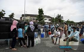 Insiden 3 paip utama pecah di tapak projek wce sejak sabtu lepas menyebabkan hampir 800,000 pengguna di 65 kawasan di klang terjejas. Bernama Bekalan Air Di Lembah Klang 51 6 Peratus Pulih Tuan Ibrahim