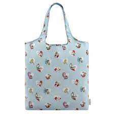 cath kidston與迪士尼粉絲手刀快搶 詢問度超高的愛麗絲夢遊仙境包包 小物台灣也有販售啦 bags cath kidston reusable tote bags