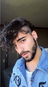 In another clip, maluma playfully screams oh my god, as the kids cut pieces of his long blonde tresses. Pin En Maluma