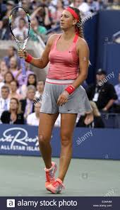 Simona halep enjoyed an easy day at wimbledon when beating victoria azarenka in straight sets while caroline wozniacki was knocked out after several disagreements with hawkeye. Serena Williams Und Victoria Azarenka Kampfen Um Die Frauen Tennis Us Open Titel Am Sonntagnachmittag Featuring Victoria Azarenka Where New York City Ny Usa Bei 08 September 2013 Stockfotografie Alamy