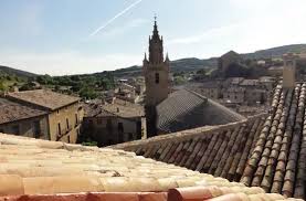 Historic Posada In Medieval Setting Uncastillo Aragon Aragon Birdsofpreyactivities Hi In 2020 Posada Medieval Town Northern Spain