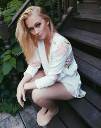 People born on march 22 fall under the zodiac sign of aries. Vesta Lugg S Feet Wikifeet