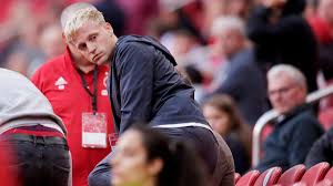 Van de beek has struggled to make much of an impact this season (picture: Donny Van De Beek Left Out Of Ajax Squad Amid Manchester United Barcelona Interest Eurosport