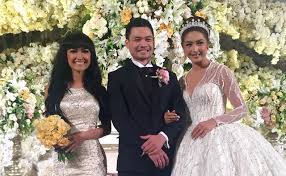 Aura kasih, sophia latjuba merupakan 7 artis yang menikah sama bule tapi berkahir pisah atau cerai. Foto Pesta Pernikahan Nabila Syakieb Dan Reshwara Argya
