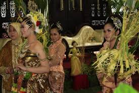 Tentu saja kumpulan tema acara yang menarik memang telah banyak dicari oleh orang di internet. 45 Kata Kata Ucapan Ulang Tahun Bahasa Jawa Untuk Pacar