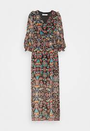 Depuis plus de 80 ans nous vous accompagnons dans vos achats, catalogue papier ou en ligne, les achats plaisirs n'ont jamais été aussi simples ! Naf Naf Melis Maxikleid Bleu Marine Mehrfarbig Zalando De