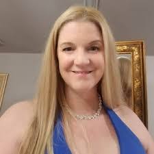 Kimberly Midkiff's Instagram, Twitter & Facebook