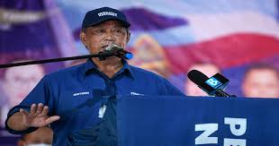 Speaker dewan rakyat tan sri pandikar amin mulia sedang mempertimbangkan aktif semula dalam politik, dan menyatakan hasratnya bertanding di kerusi negeri atau parlimen di sabah pada pilihan raya umum (pru) akan datang. Siapa Ahli Parlimen Sokong Anwar