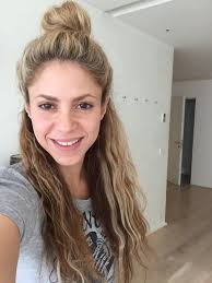 Maybe you would like to learn more about one of these? Shakira AÈ™a Cum Nu Ar Fi Vrut SÄƒ O VadÄƒ Fanii NiciodatÄƒ Cum AratÄƒ CantÄƒreaÈ›a NemachiatÄƒ La Primele Ore Ale DimineÈ›ii Antena 1