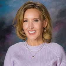 Angie Clift's Instagram, Twitter & Facebook