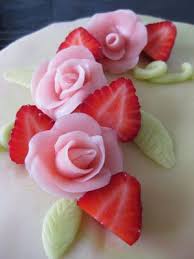 C Est Doux Pate D Amande Roses Pate D Amande Decoration Patisserie Deco Gateau