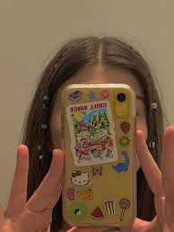 Titi Toronja Adli Kullanicinin Moda Panosundaki Pin 2020 Indie Tarzi Iphone Kiliflari Apple Urunleri