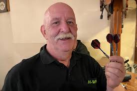 Motivation wie im „Ally Pally“: Waltroper Darter fiebern mit WM-Held Luke  Littler mit