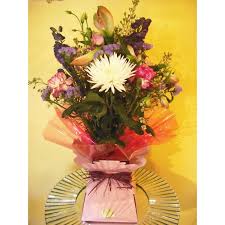 Grangemouth florists can create stunning floral designs for birthdays, an anniversary, new baby, new job, graduation, thank you, congratulations, get well soon, sympathy or just to treat that special someone. Flowers By Carolyn Linlithgow Florists Yell