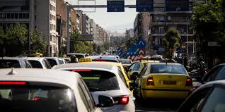 Αυξημένη είναι η κίνηση αυτή την ώρα στη λεωφόρο κηφισού, μετά από τροχαίο ατύχημα στο ύψος των κτελ που έχει προκαλέσει «έμφραγμα» στο σημείο. Kinhsh Stoys Dromoys Kleistoi Dromoi Megalo Mpotiliarisma Poy Entopizontai Problhmata Xarths Ellada Iefimerida Gr
