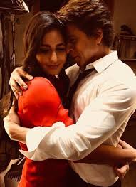 Katrina Kaif And Shahrukh Khan From Zero Redoutfit Katrina Kaif Photo Shahrukh Khan Bollywood Couples