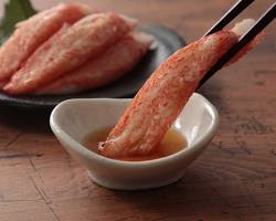 料理されていないカニカマの画像