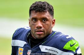 Former Seahawk thinks Russell Wilson made mistake by calling out OL