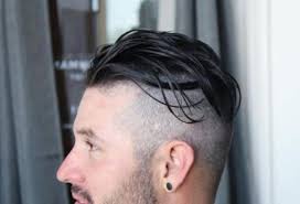 Selain pilihan potongan rambut yang kece, pria biasanya menggunakan pomade untuk menata rambutnya agar terkesan lebih rapi. Detail Gambar Jenis Potongan Rambut Nombor 7 Bukan Untuk Semua Orang