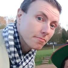 OH CAPTAIN, MY CAPTAIN ☝🏻 Unser Kapitän und Nummer 4 Thomas Barthel feiert  heute seinen 40. Geburtstag 🥳 Thomas ist seit vielen Jahren ein wichtiger  Bestandteil unseres Vereins. So ist Thomas aktiv