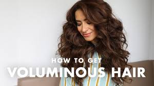 After 15 minutes, remove, run your fingers through your hair, and finish by misting. How To Get More Volume In Your Hair Naturally