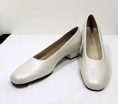 trotters pearl white pumps size 8ss narrow by katscache on