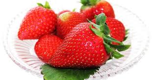 Red Strawberry In White Plate Png Image Strawberry Dessert Recipes Strawberry Desserts Paleo Cheesecake Recipe