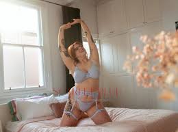 Ms Audrey Jones independent private escort - Scarlet Blue