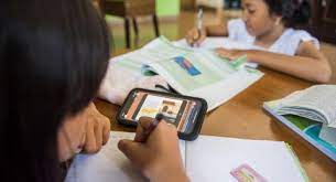 Kisah ini dibagikan oleh pengguna twitter @akkitwts. Mendengar Cerita Guru Saat Mengajar Murid Di Masa Pandemi Corona