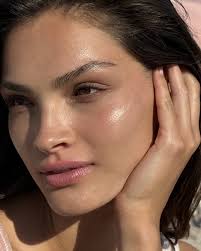 Our limited-edition Perfume Oil Trio is HERE ✨ Our perfume oil rollerballs  glide over pulse points to infuse skin with three long-lasting,  mood-lifting scents: 🤍 Coconut Wave — A combination of coconut,