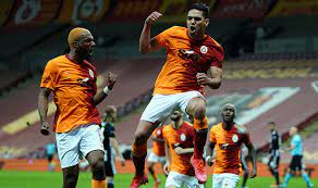 Beşiktaş'ta, galatasaray maçı öncesinde 4 futbolcu sarı kart ceza sınırında bulunuyor. 0cj7ppmxojbpum