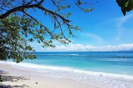 This is a great place to get wet while catching panoramic views from the shore. 8 Alasan Kamu Wajib Liburan Ke Pangandaran Bikin Kangen