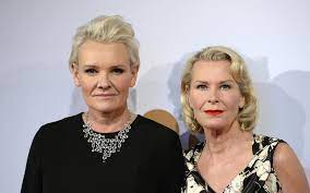 Efva attling och eva dahlgens nya podcast doubletrouble. Efva Attling Och Eva Dahlgren Utsatta For Miljonstold Gp