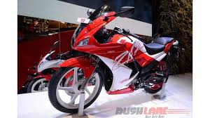 2016 Auto Expo Hero Karizma R And Zmr Showcased In New Dual Color Options Hero Motocorp Bike News Cartrade