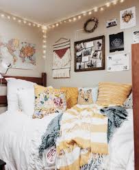I Love The Colors Of This Room Simple Walls And Textures Dorm Room Inspiration Dorm Room Diy Classy Dorm Room