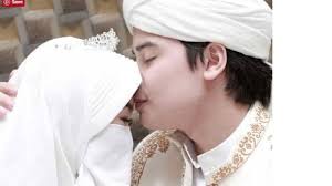 Larissa adalah seorang putri dari motivator agama kristen bernama chou lingling. Sebelum Berhijab Dan Menikah Menantu Mendiang Ustaz Arifin Ilham Ini Ditentang Orangtua Warta Kota