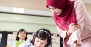 Bagaimana relevansinya adab murid terhadap guru dengan pembentukan kepribadian muslim ? Pentingnya Hormat Dan Patuh Kepada Guru Beserta Contohnya Tirto Id