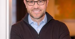 Kurt Strovink's Instagram, Twitter & Facebook