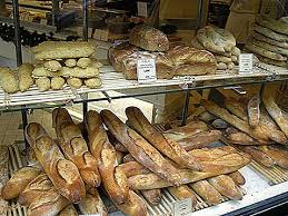 法式長棍麵包 或 長棍麵包 、 法國麵包 （法語： baguette ， 法語發音： baˈɡɛt ），在中國大陸簡稱 法棍 ，是一種由長條形、背部會有斜邊切痕、硬度極高的 麵包 ，也是法國麵包文化的代表性美食。. æ³•å›½é¢åŒ…é€‚åˆåˆå­¦è€… 2021