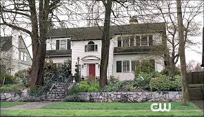 You Know I Had To Do It To Em Street Location Riverdale Filming Locations In 2020 Riverdale House Betty Cooper
