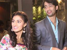 A few colors of love can be like this too) is an indian fiction cast : In Pics Kuch Rang Pyar Ke Aise Bhi 100 Episodes Celebrations On The Sets Filmibeat