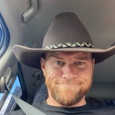 I'm not sure this is the best photo but hoping it makes some sense 😂 The  colourbond fence