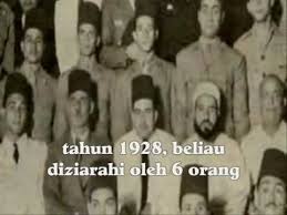 He was a scholar of islam who wrote and collaborated on books on. Syahid Imam Hassan Al Banna With Malay Translation Youtube