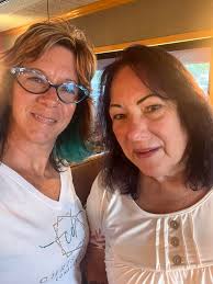 Shout out Sunday!! One of the things I love to do is to acknowledge  business owners that I've had the pleasure and privilege of knowing. Now  that I am embracing the new