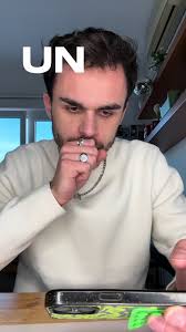 Francés Escuchando Canciones Eh