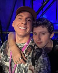 So, here we go. Let's give this a try 🤘😄