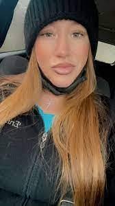 Erin Hamlet's Instagram, Twitter & Facebook