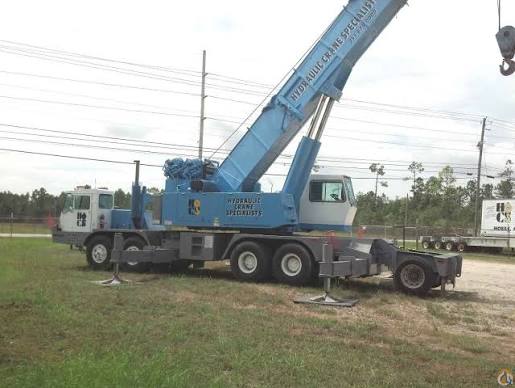 Grove TM890 Truck Crane