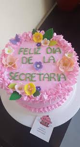 Organizadoras, ingeniosas, lo controlan todo, guardan la paz, siempre responden, eficientes, dan la bienvenida, todo lo saben, colaboran, ayudan, apoyan, son irreemplazables. Ayer Fue El Dia De La Tortas Disenos Cupcakes Ilo Facebook